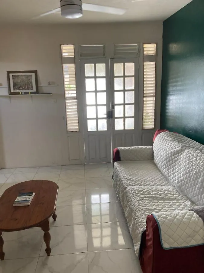 Sympathique Pied A Terre A Schoelcher